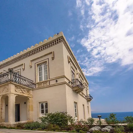 Mon Repos Luxury Hotel 2*